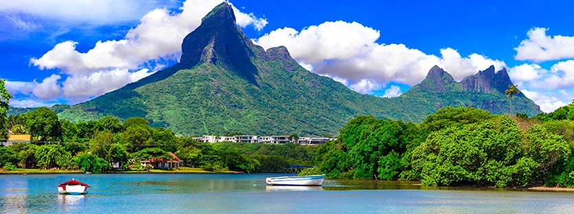 Beautiful nature and landscapes of mauritius island. rempart mountains view from tamarin bay