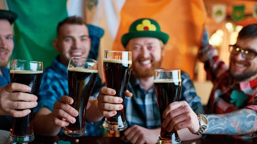 Irish-men-with-pints-of-Guinness